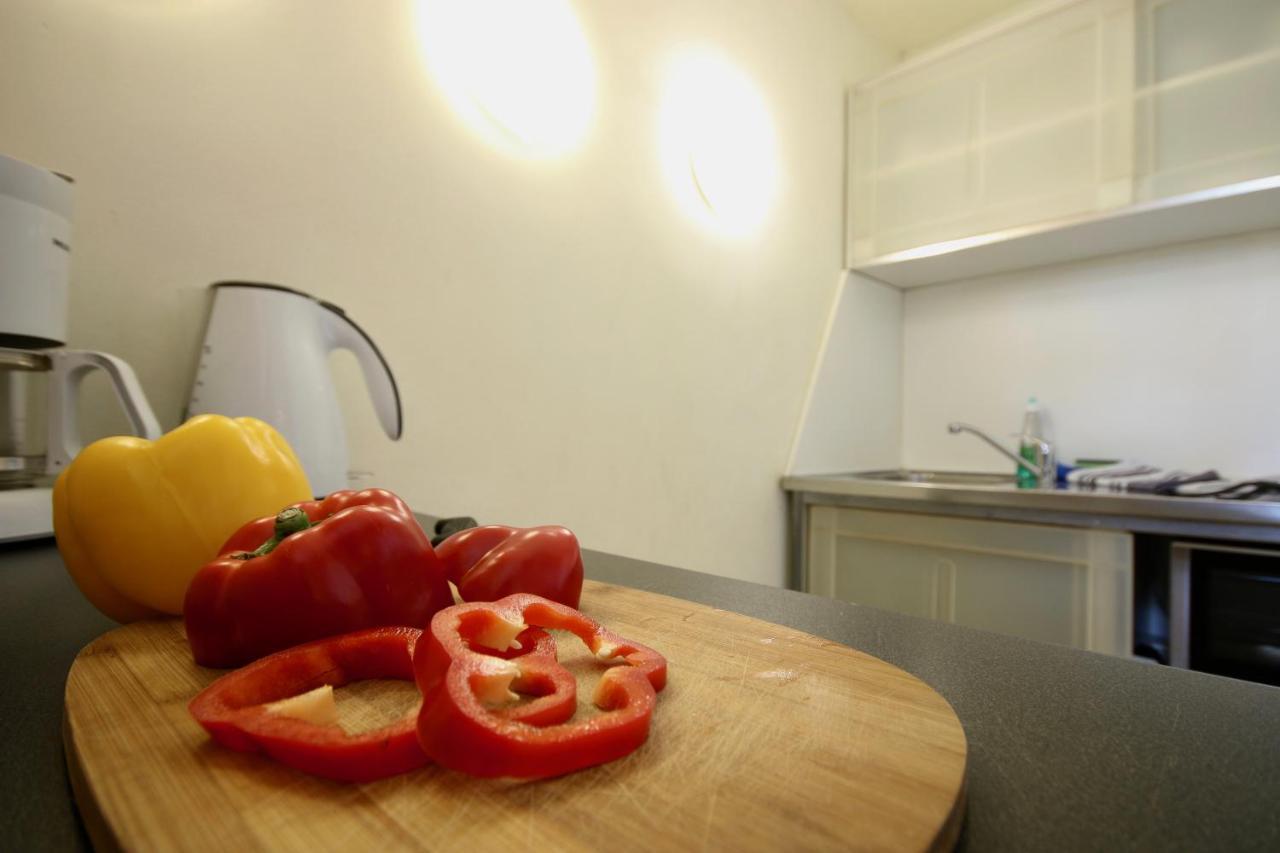 Moderne Studio Apartments Und 4 Zimmer Wohnungen In Oberhausen, Ideal Fuer Geschaeftsreisende Und Monteure エクステリア 写真