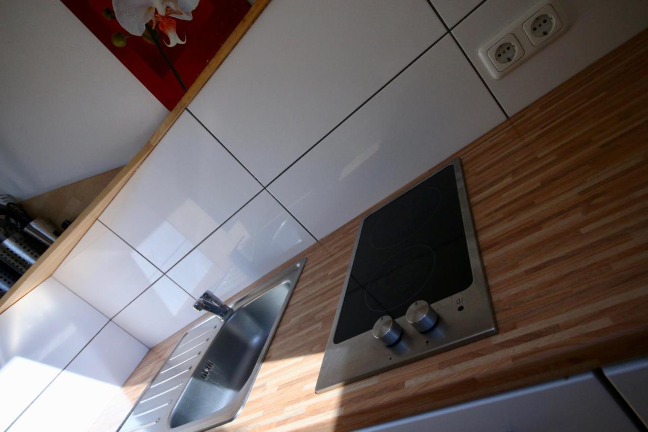 Moderne Studio Apartments Und 4 Zimmer Wohnungen In Oberhausen, Ideal Fuer Geschaeftsreisende Und Monteure エクステリア 写真