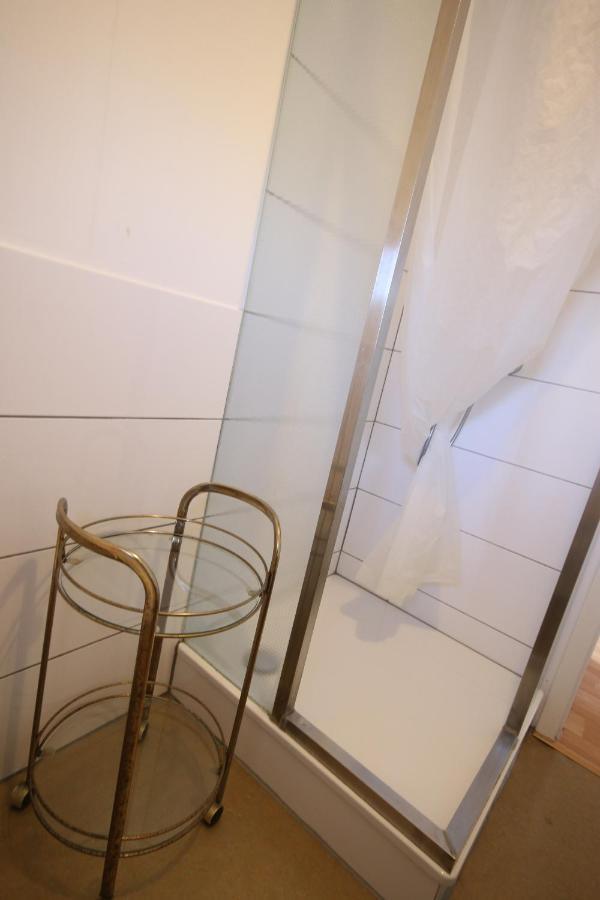 Moderne Studio Apartments Und 4 Zimmer Wohnungen In Oberhausen, Ideal Fuer Geschaeftsreisende Und Monteure エクステリア 写真