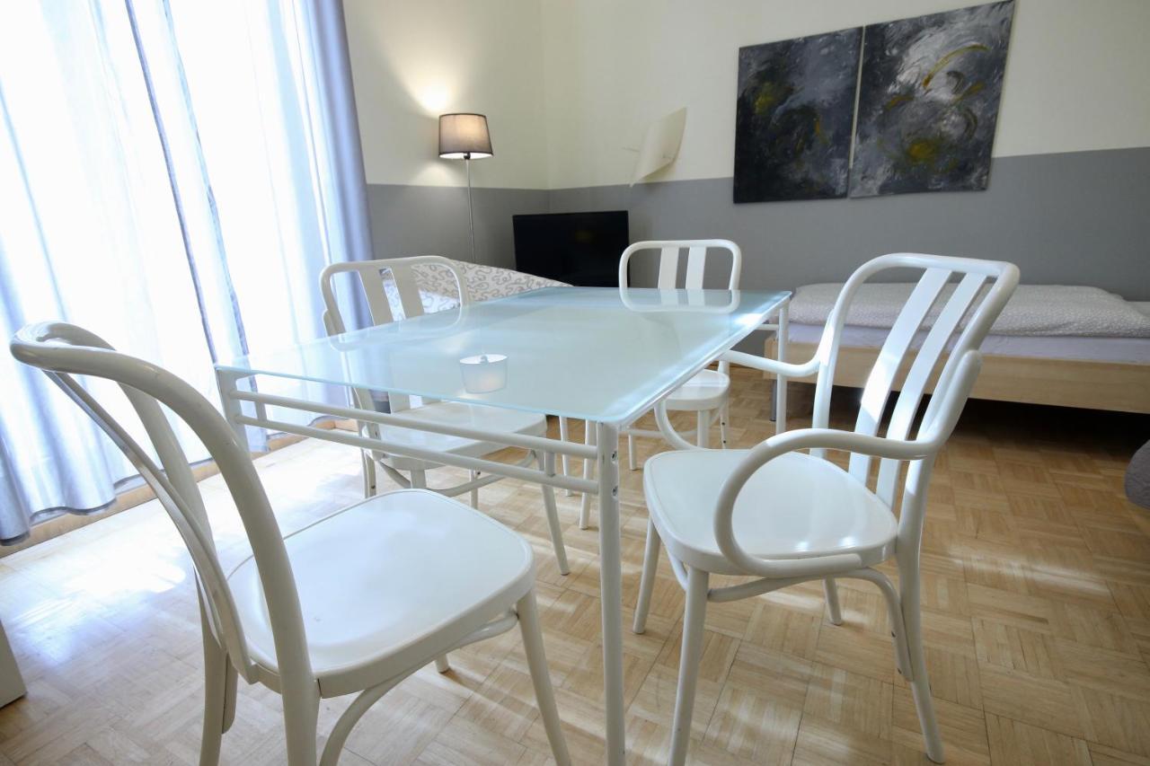 Moderne Studio Apartments Und 4 Zimmer Wohnungen In Oberhausen, Ideal Fuer Geschaeftsreisende Und Monteure エクステリア 写真