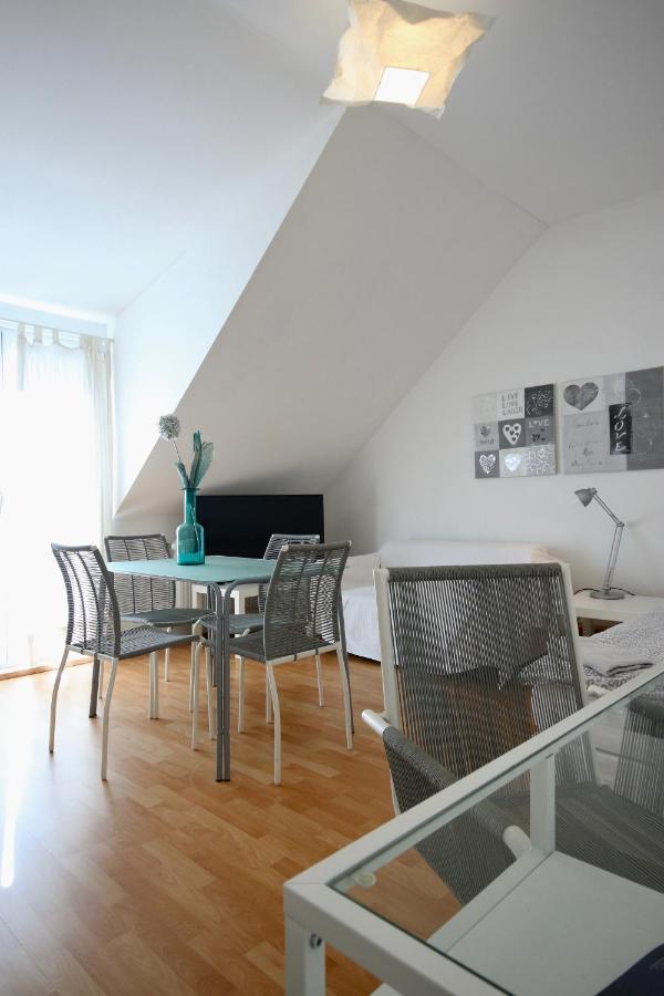 Moderne Studio Apartments Und 4 Zimmer Wohnungen In Oberhausen, Ideal Fuer Geschaeftsreisende Und Monteure エクステリア 写真