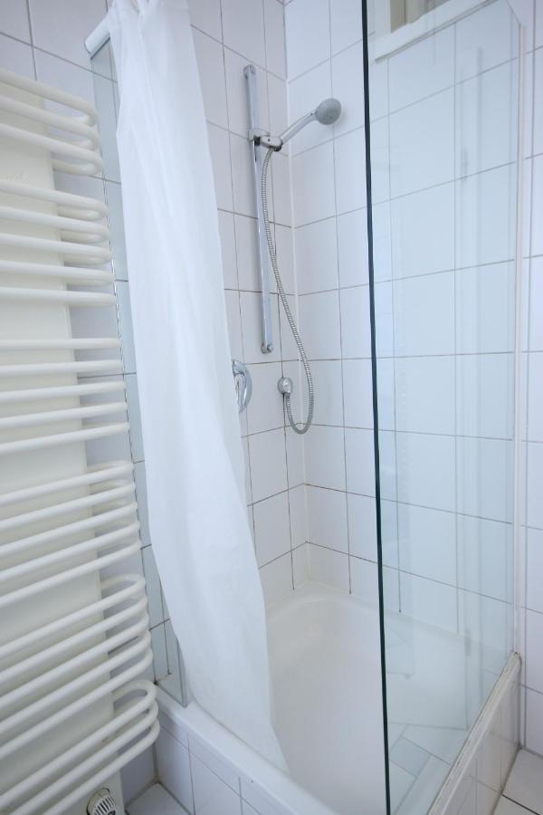 Moderne Studio Apartments Und 4 Zimmer Wohnungen In Oberhausen, Ideal Fuer Geschaeftsreisende Und Monteure エクステリア 写真