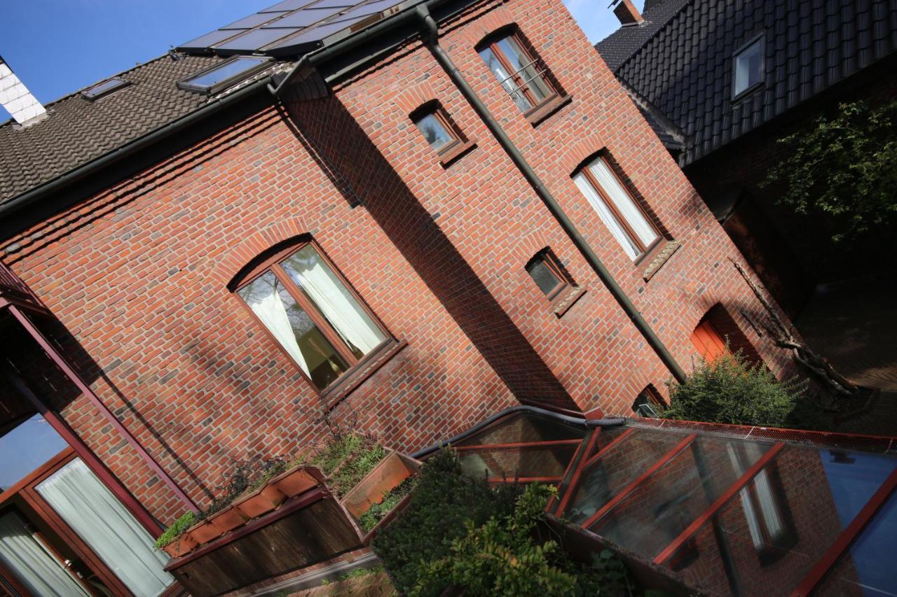 Moderne Studio Apartments Und 4 Zimmer Wohnungen In Oberhausen, Ideal Fuer Geschaeftsreisende Und Monteure エクステリア 写真