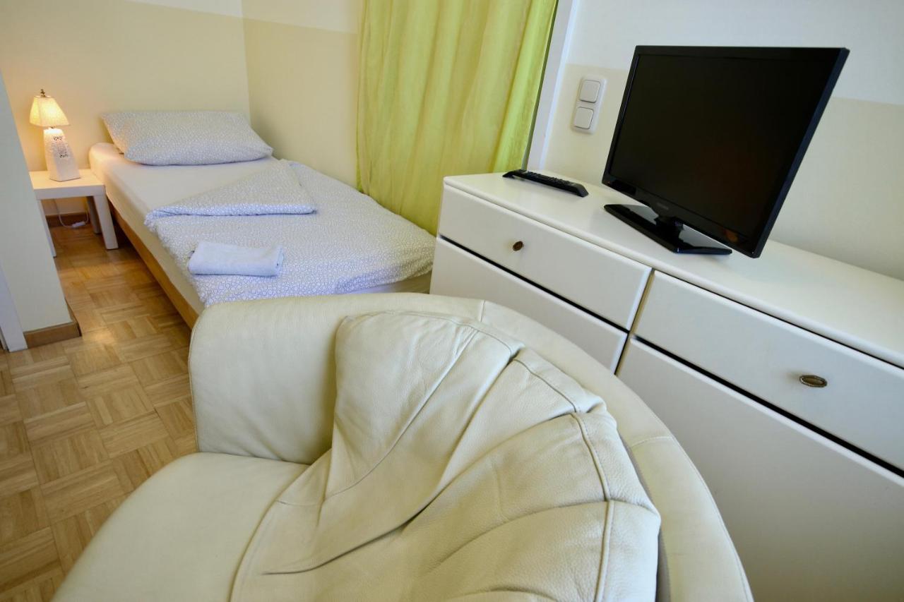 Moderne Studio Apartments Und 4 Zimmer Wohnungen In Oberhausen, Ideal Fuer Geschaeftsreisende Und Monteure エクステリア 写真
